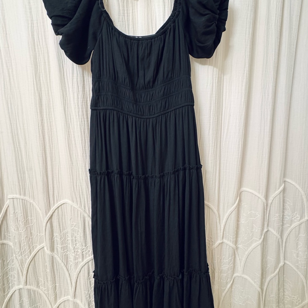 Soft Goth Black Puff Sleeve Midi Dress – Trixxi